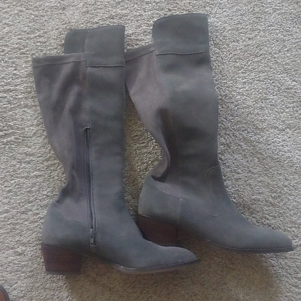 Sole society size 9 suede boots